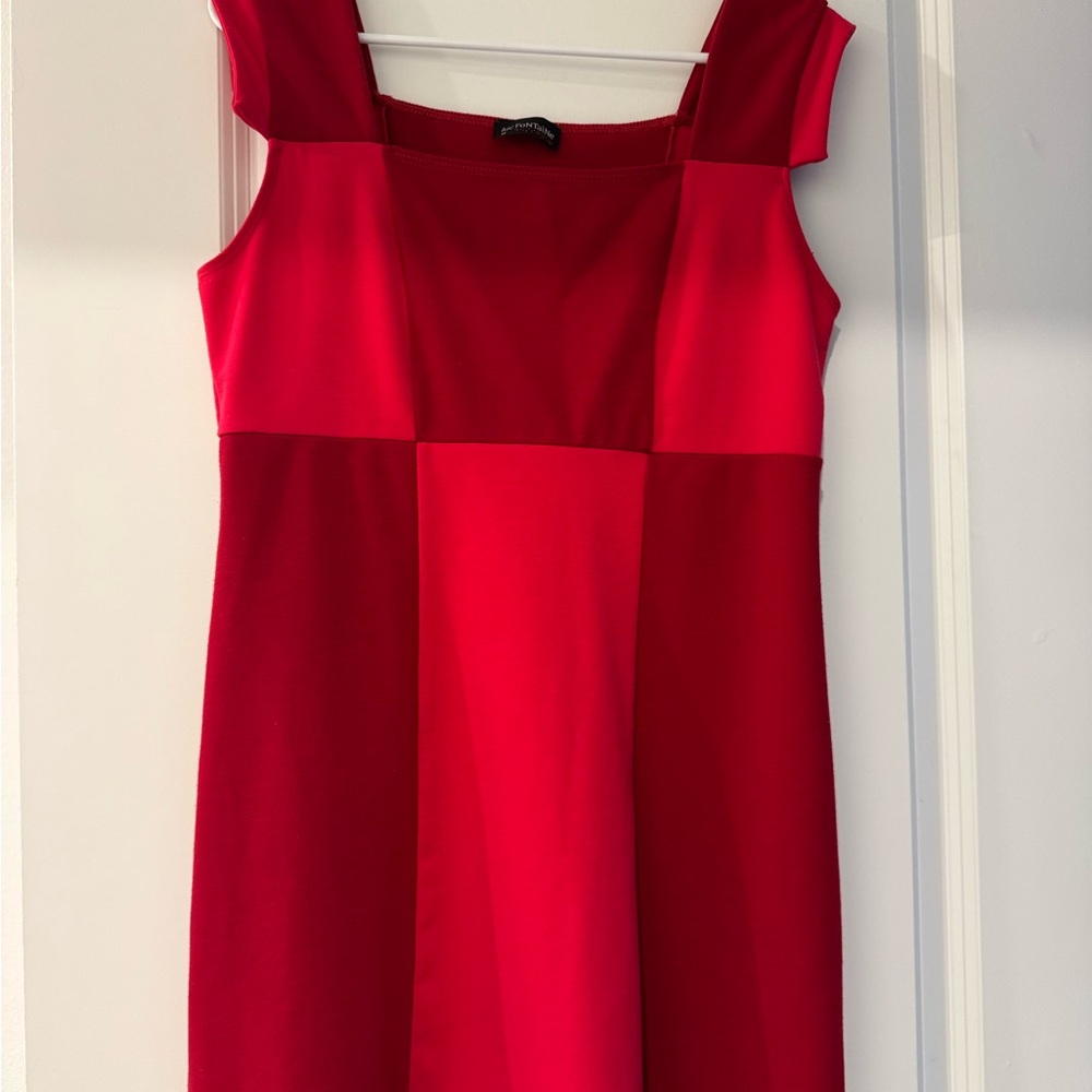 Elegant Red Sleeveless Dress